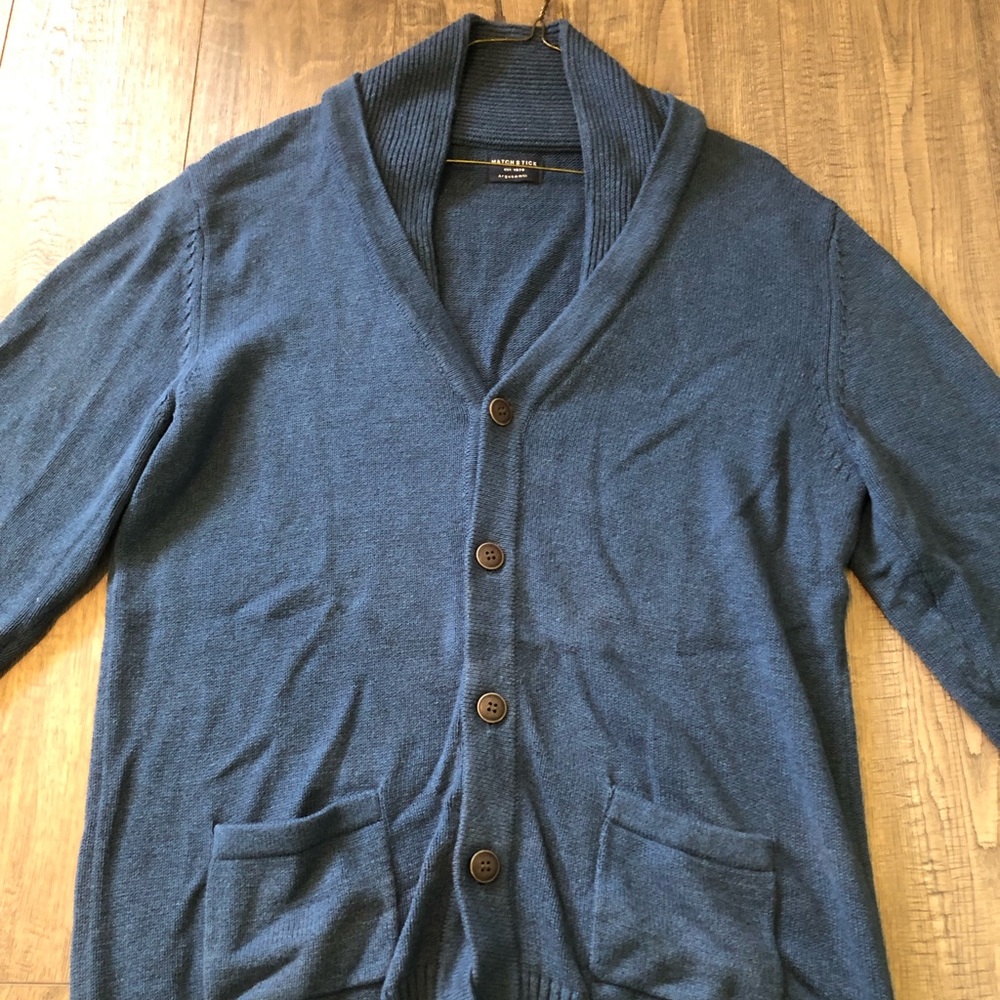 Men’s cardigan, blue, large.
